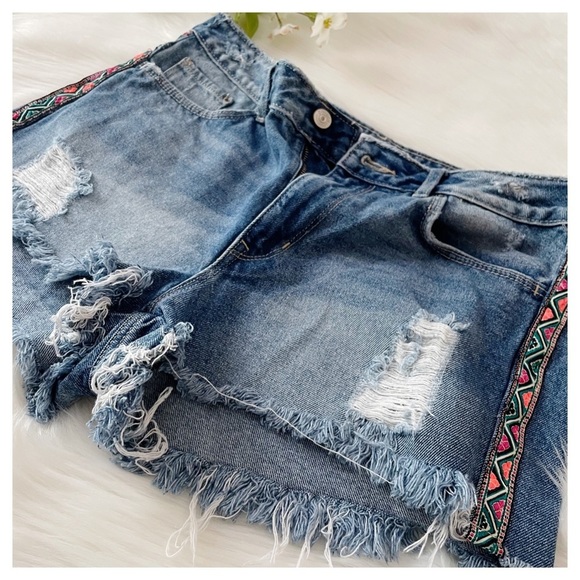 H&M Coachella High Waisted Boho Jean Shorts - Picture 6 of 9